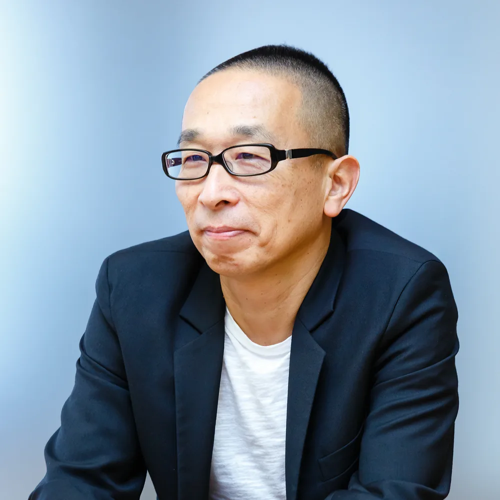 SQUARE PORTRAIT TAKU