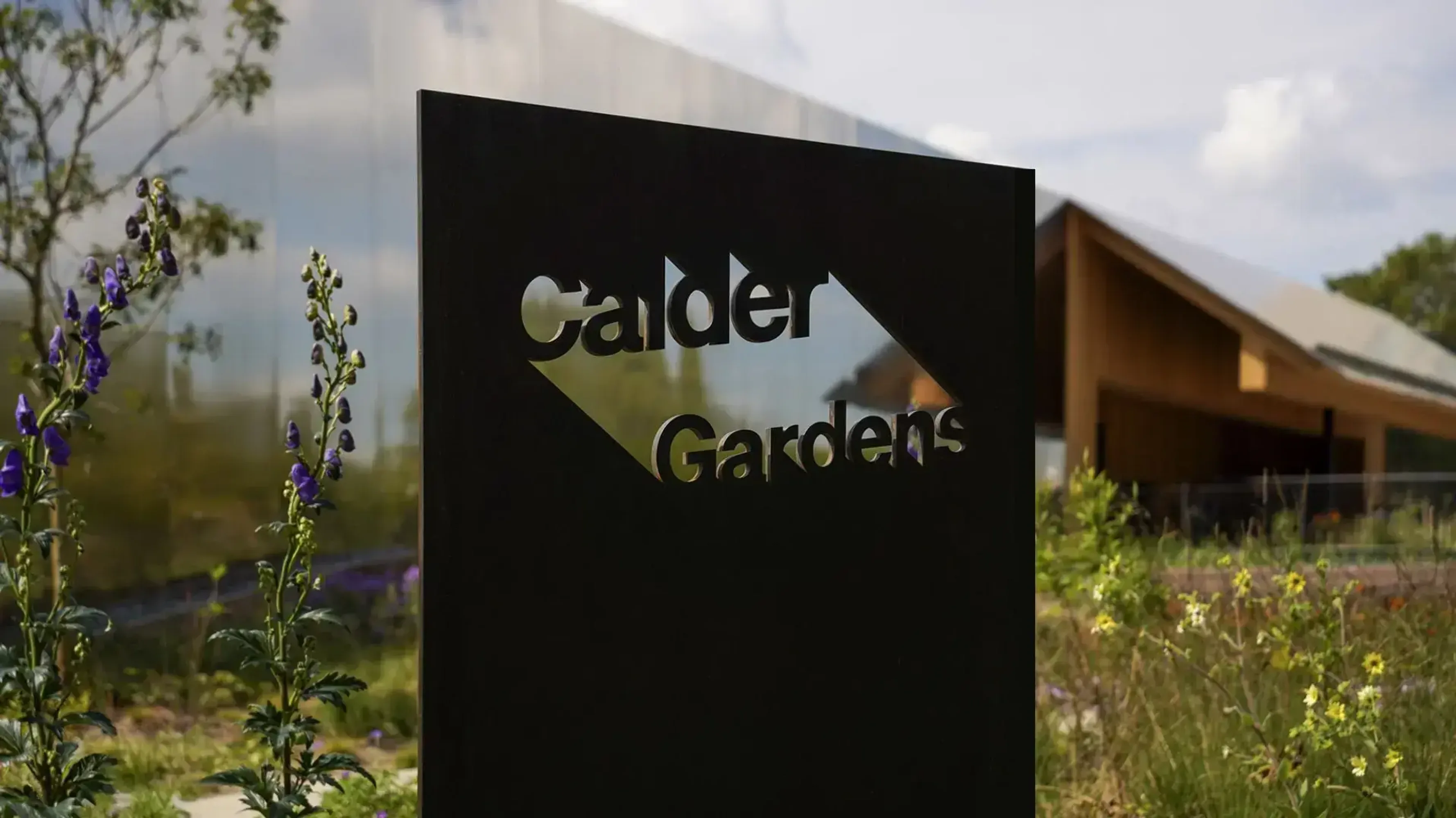 CG sign and building 2 7d059b7edd
