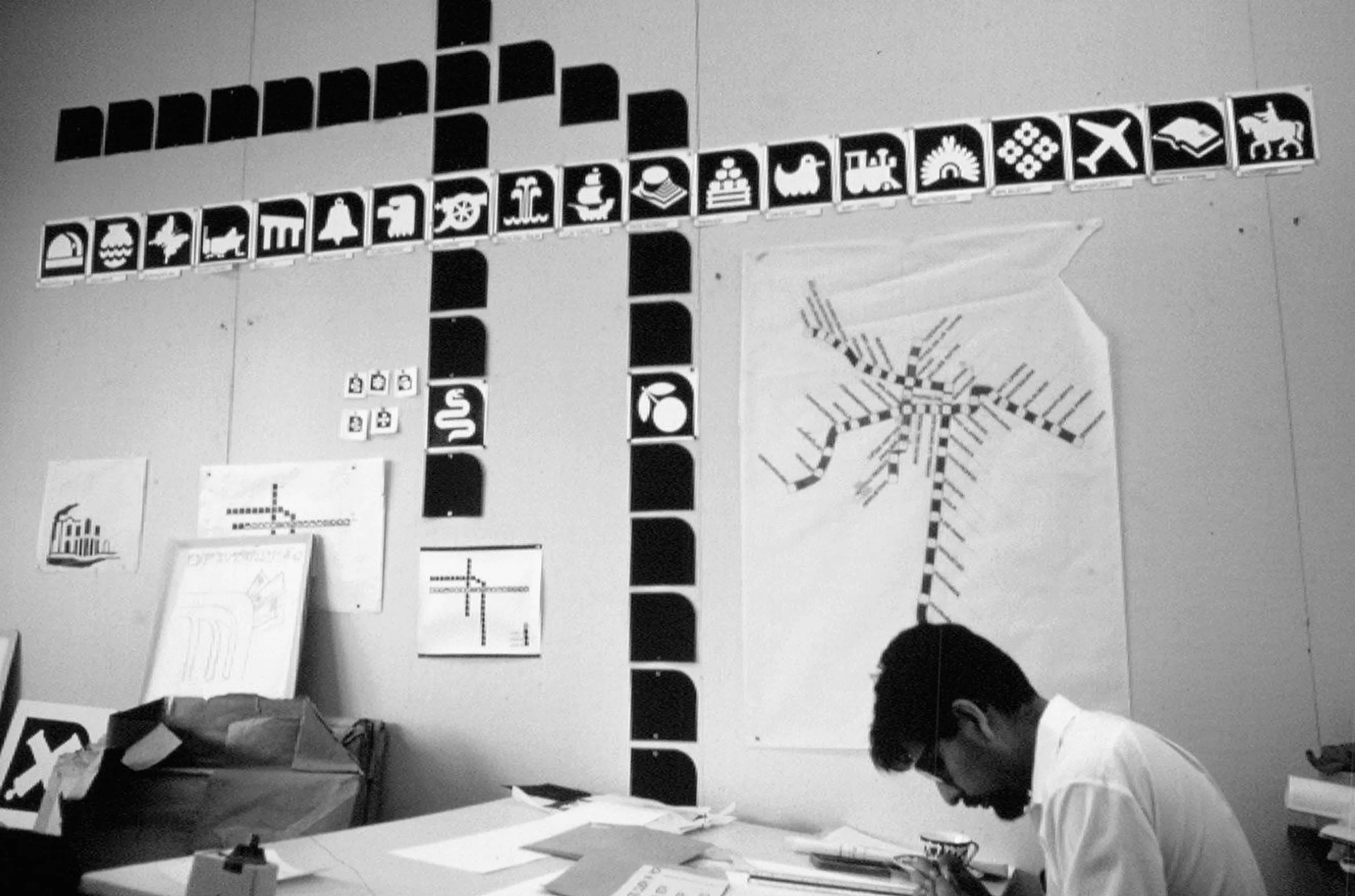 41a3f0d630c2b63f9dd7e9a9010a9710 Lance Wyman Mexico Metro Station Icons 03